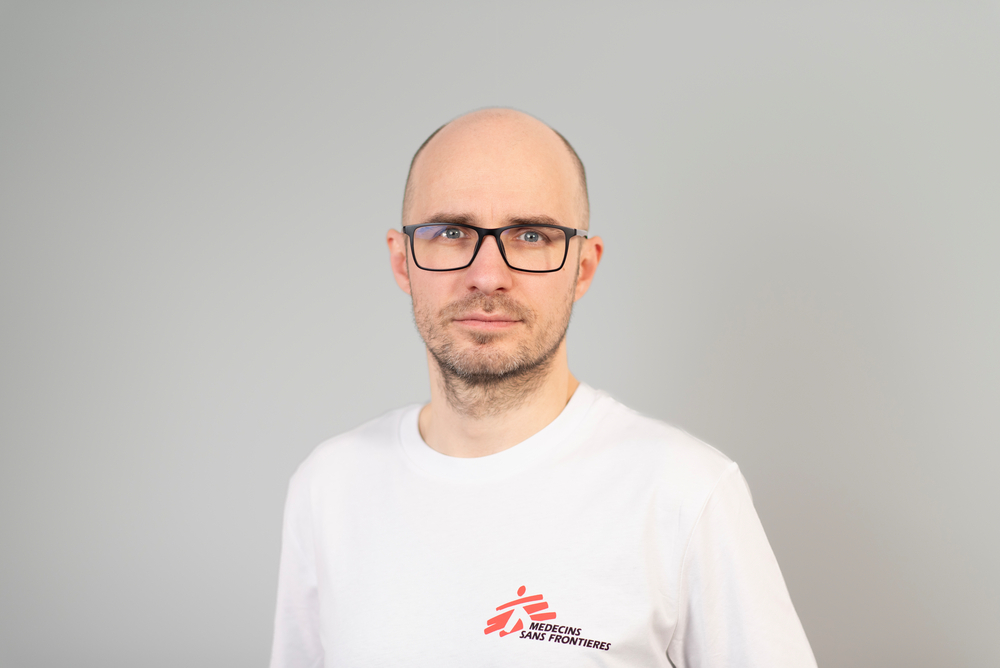 Portrait Felix Braunsdorf - Experte für Flucht und Migration bei Ärzte ohne Grenzen Deutschland