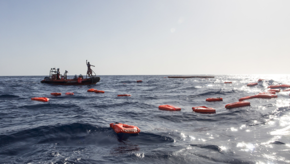 Sea Watch Mittelmeer Rettungsweste Solidarität