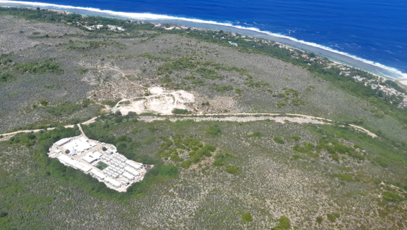 Luftaufnahme eines Flüchtlingslagers auf der Insel Nauru, aufgenommen im Oktober 2018