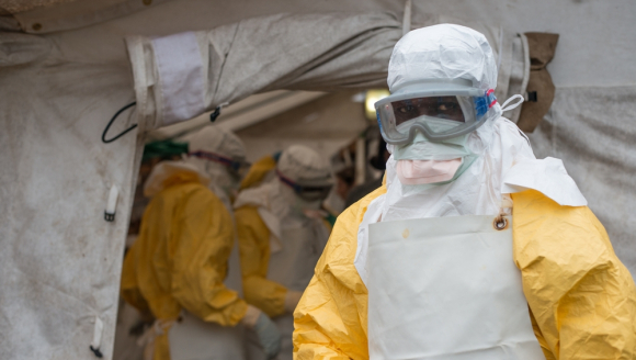 Ebola in Westafrika: Mitarbeiter von Ärzte ohne Grenzen im Einsatz