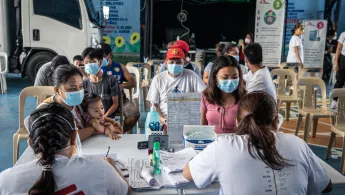 Tondo, Manila: Screening für Tuberkulose Patient*innen und medizinisches Personal während Screening für Tuberkulose
