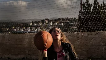 Ahed Tamini, ein 14-jähriges palästinensisches Mädchen, spielt Basketball 14-jährige Palästinenserin Ahed Tamini spielt Basketball