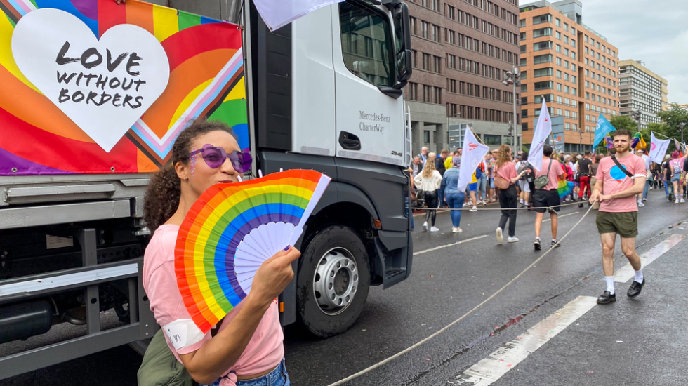 Unser dekorierter LKW bei der Parade zum Christopher Street Day in Berlin