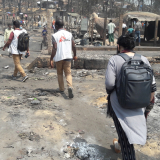 Unsere Mitarbeiter im Camp Coxs Bazar nach einem Brand