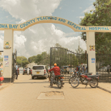 Der Eingang des Krankenhauses in Homa Bay, Kenia.