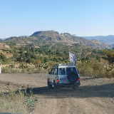 Jeeps von Ärzte ohne Grenzen die durch Tigray fahren