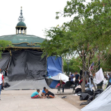 Die nach Mexiko deportierten Menschen hausen in Zelten 