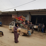 Menschen flüchten aus Idlib